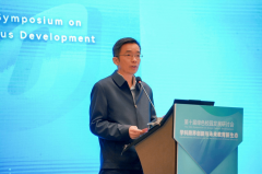 更以多元视角校园建章